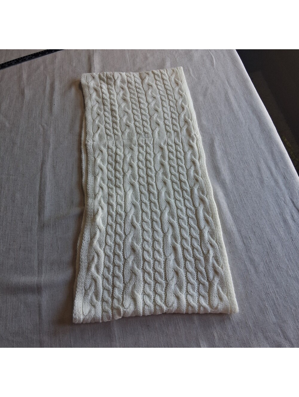 One Size white cable knit scarf